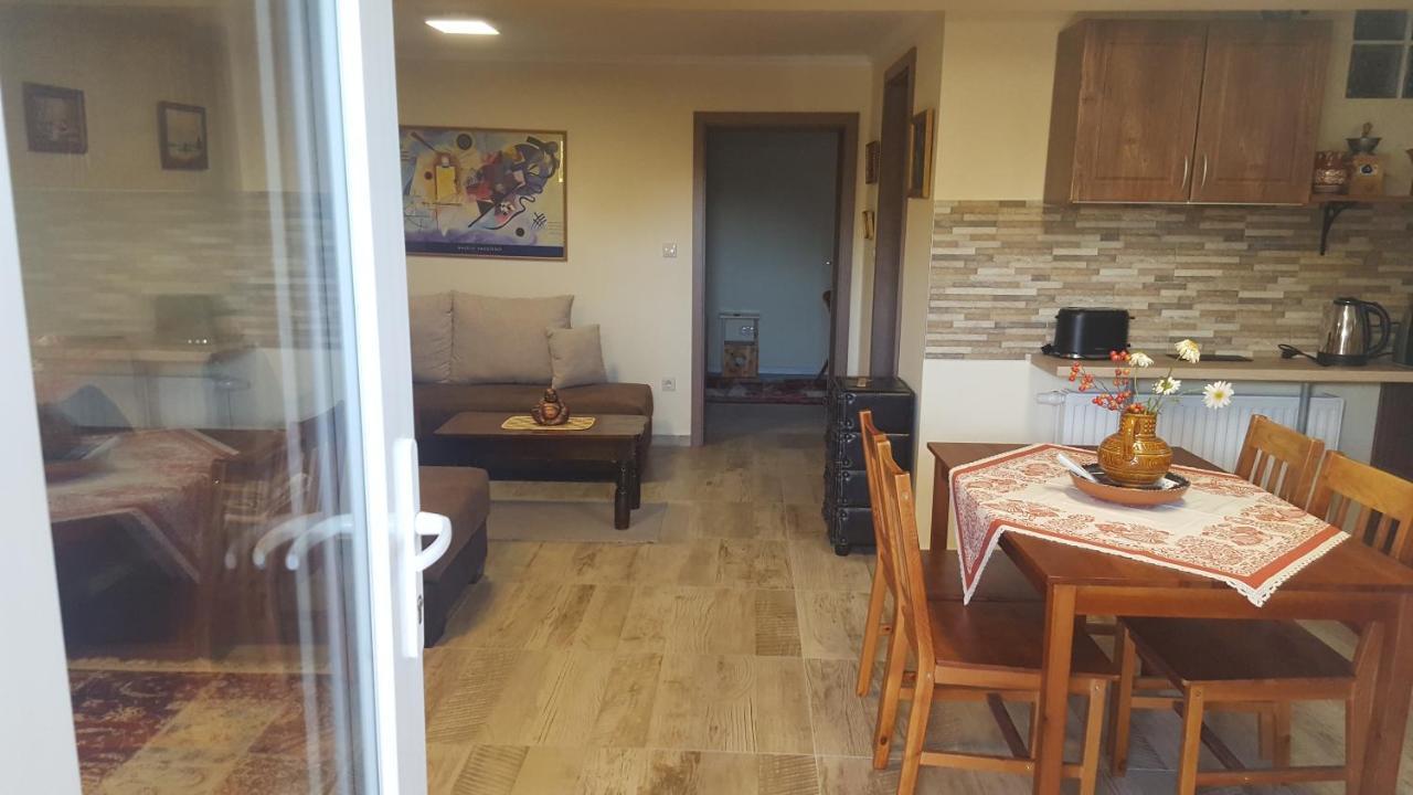 Gyoengyvirag Apartman Keszthely Exterior photo